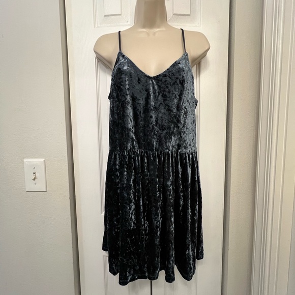 Crushed Velvet Shorts Romper - Picture 1 of 11